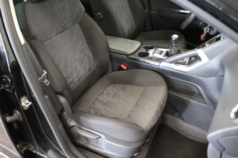 PEUGEOT 3008 2011 - Photo n°8