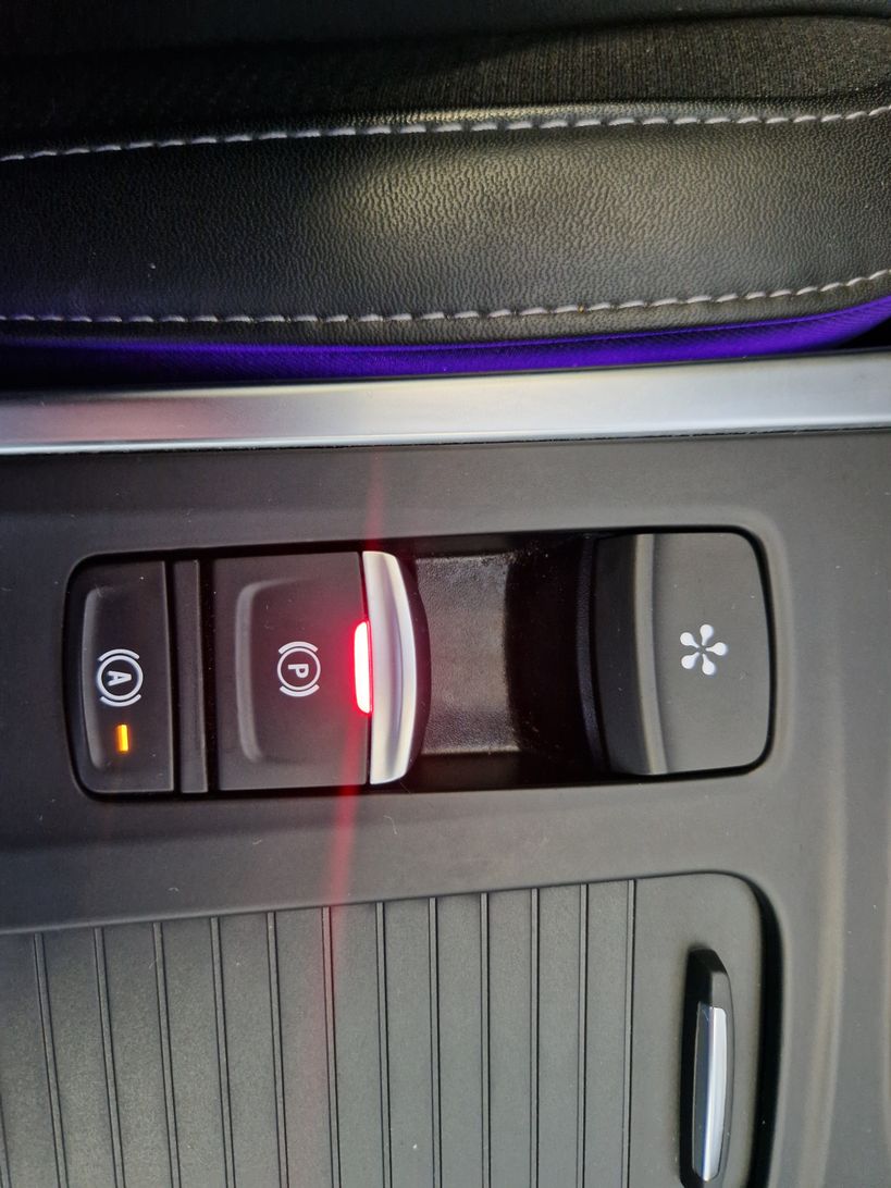 RENAULT MEGANE IV BERLINE 2023 - Photo n°17