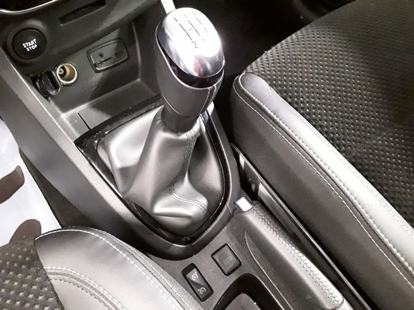 RENAULT CLIO IV 2018 - Photo n°14