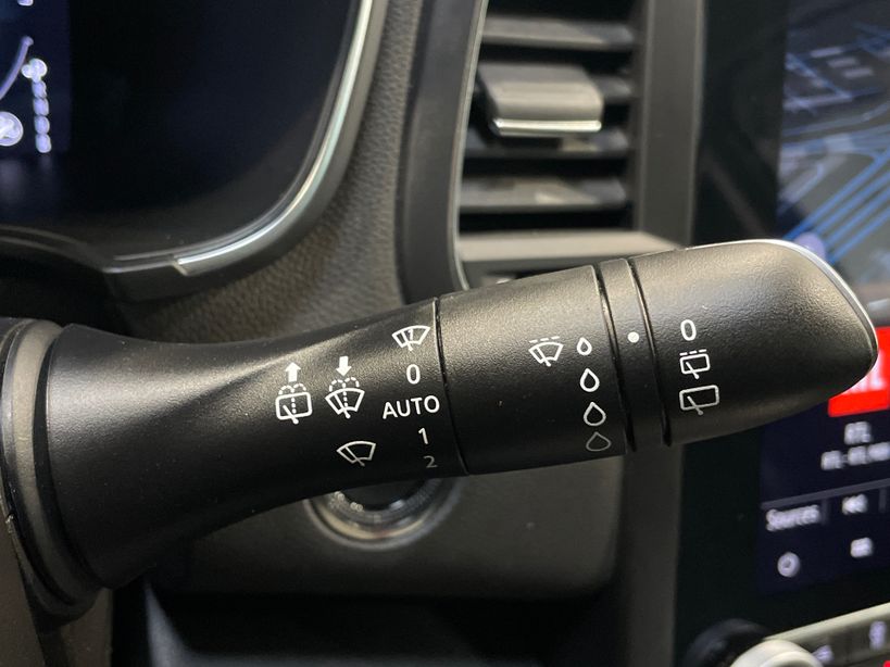 RENAULT MEGANE IV BERLINE 2021 - Photo n°29