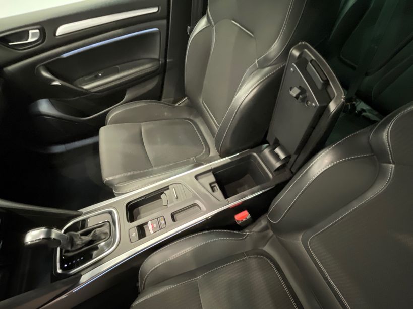 RENAULT MEGANE IV BERLINE 2021 - Photo n°21