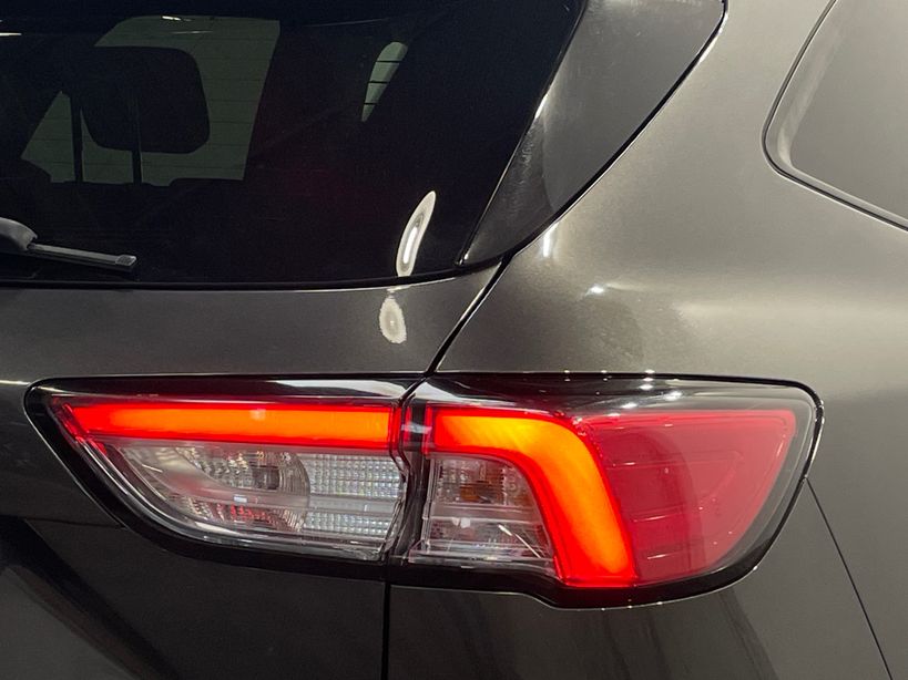 FORD KUGA 2022 - Photo n°8