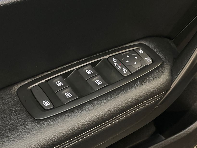 RENAULT MEGANE IV BERLINE 2021 - Photo n°34