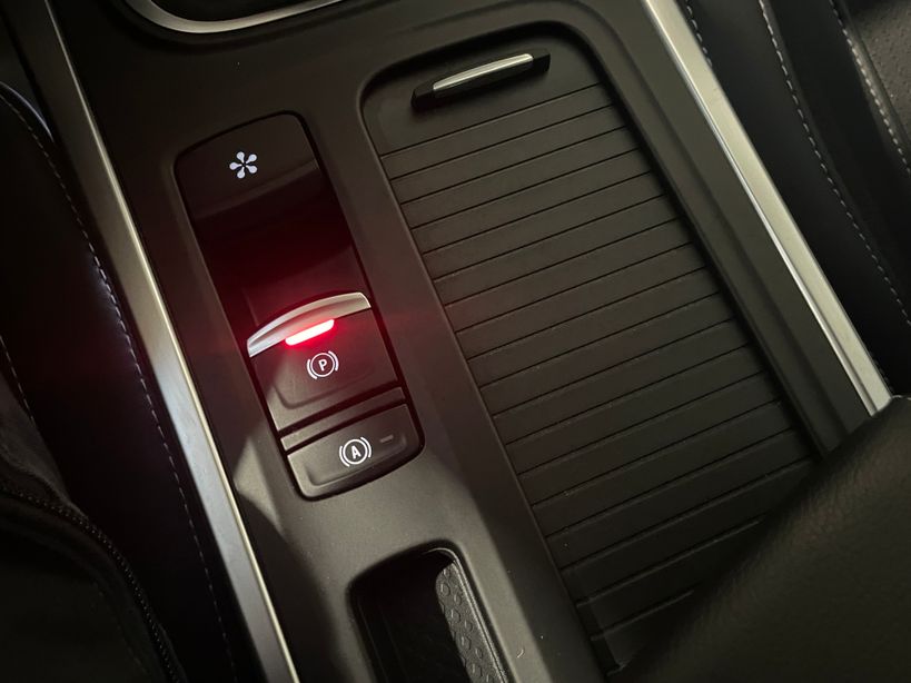 RENAULT MEGANE IV BERLINE 2022 - Photo n°28