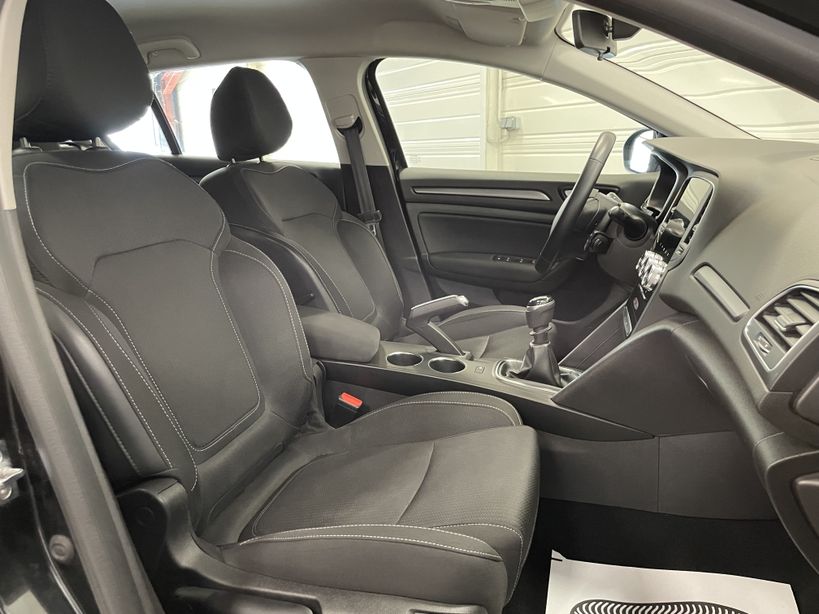 RENAULT MEGANE IV ESTATE 2021 - Photo n°12