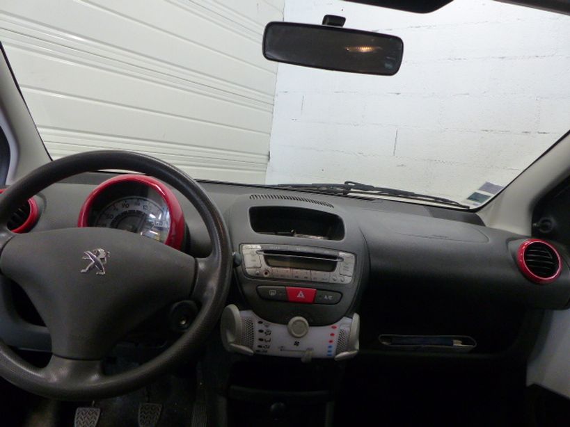 PEUGEOT 107 2013 - Photo n°8