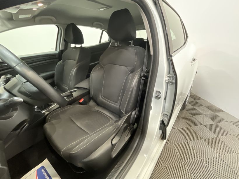 RENAULT MEGANE IV BERLINE BUSINESS 2019 - Photo n°9