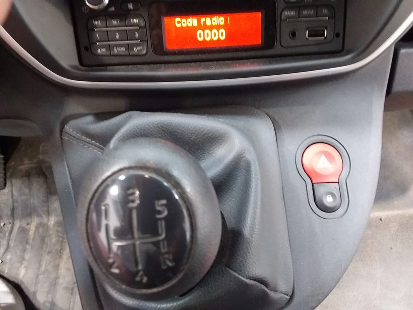 RENAULT KANGOO EXPRESS 2018 - Photo n°11