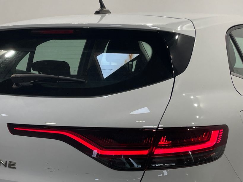 RENAULT MEGANE IV BERLINE 2021 - Photo n°8