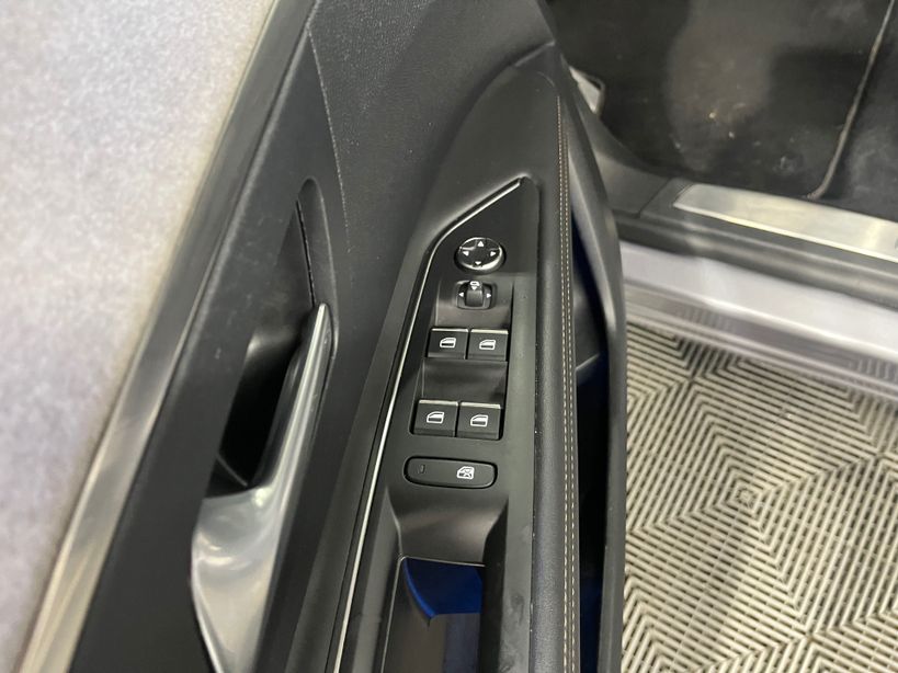 PEUGEOT 3008 2023 - Photo n°11