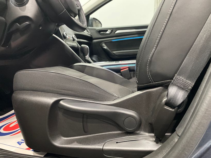 RENAULT MEGANE IV BERLINE 2023 - Photo n°36