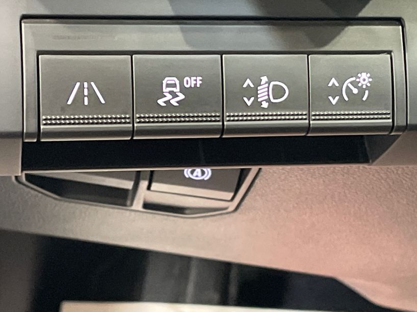 RENAULT MEGANE E TECH 2023 - Photo n°37