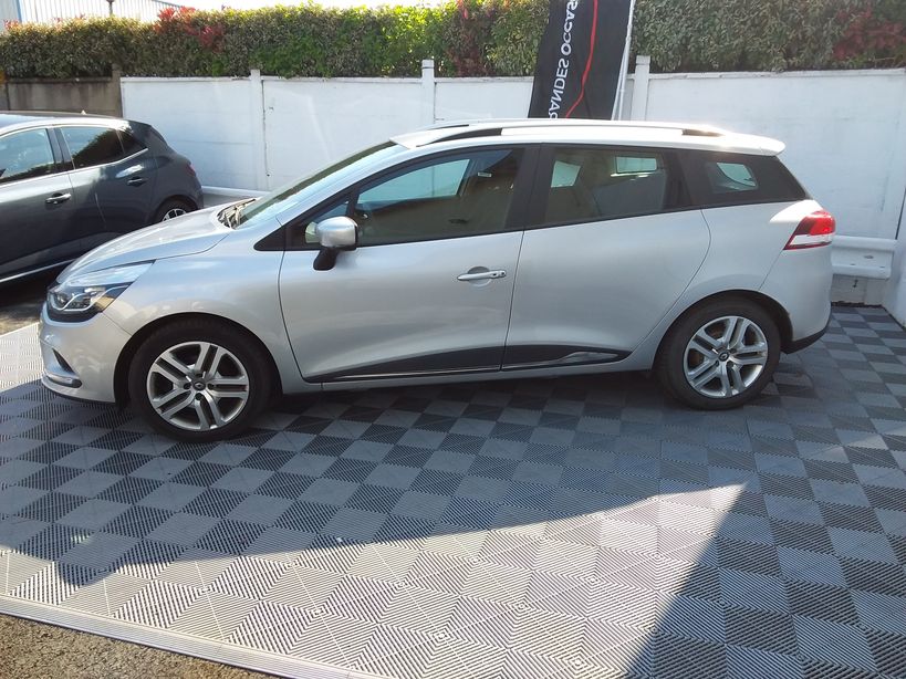 RENAULT CLIO IV ESTATE 2017 - Photo n°6