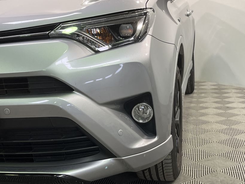 TOYOTA RAV4 HYBRIDE RC18 PRO 2019 - Photo n°8