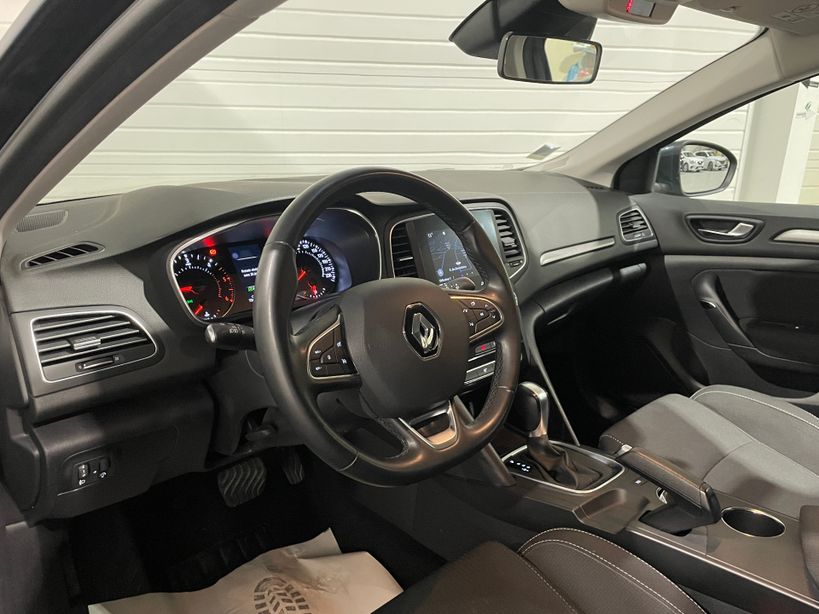 RENAULT MEGANE IV BERLINE 2022 - Photo n°10