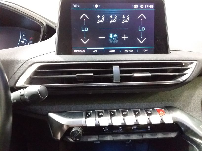 PEUGEOT 3008 2019 - Photo n°26
