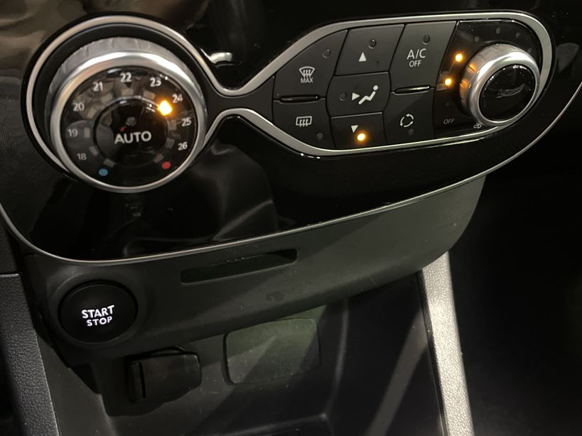 RENAULT CLIO IV 2018 - Photo n°18