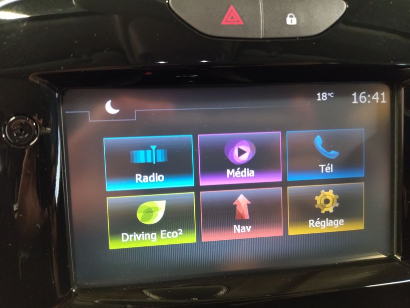 RENAULT CLIO IV ESTATE 2018 - Photo n°15