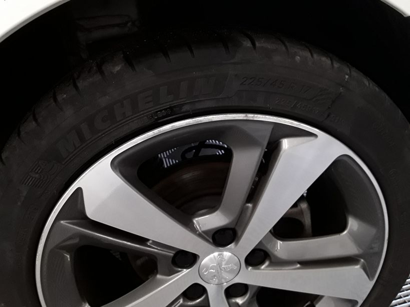 PEUGEOT 308 2018 - Photo n°2
