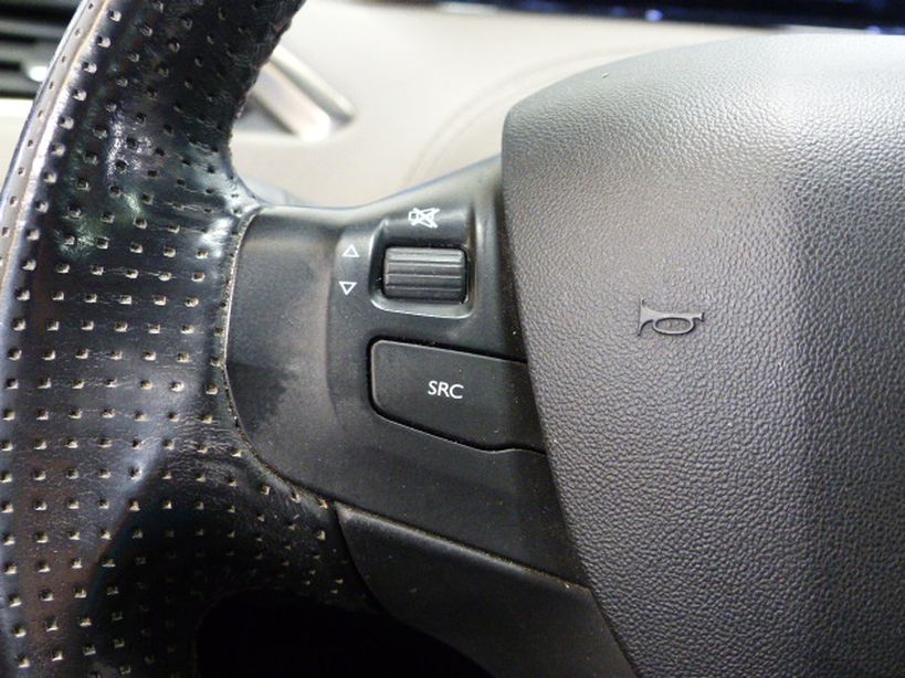 PEUGEOT 208 2014 - Photo n°11