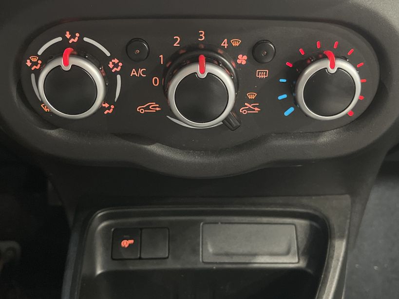 RENAULT TWINGO III 2021 - Photo n°14