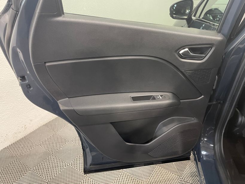 RENAULT CAPTUR 2023 - Photo n°17