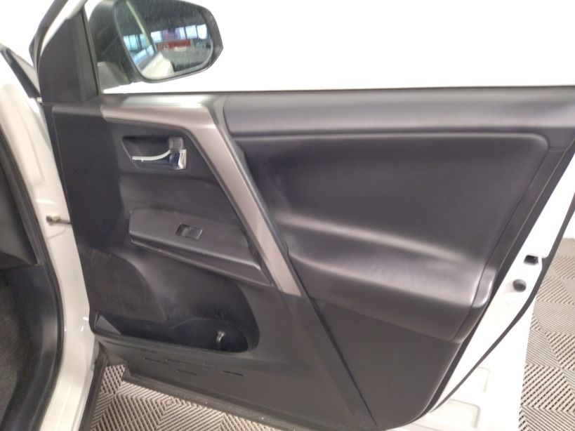 TOYOTA RAV4 2016 - Photo n°8