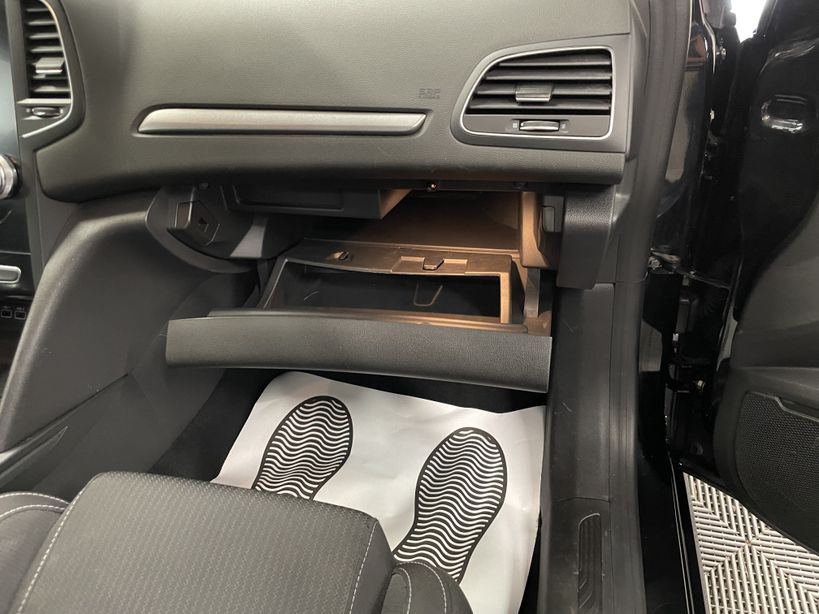 RENAULT MEGANE IV BERLINE 2021 - Photo n°31
