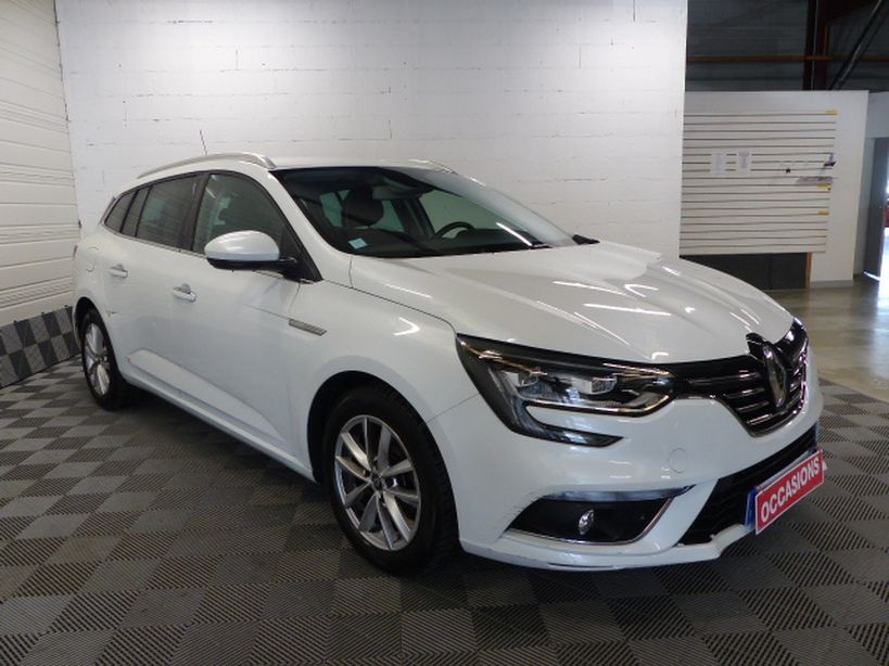 RENAULT MEGANE IV ESTATE 2017 - Photo n°3