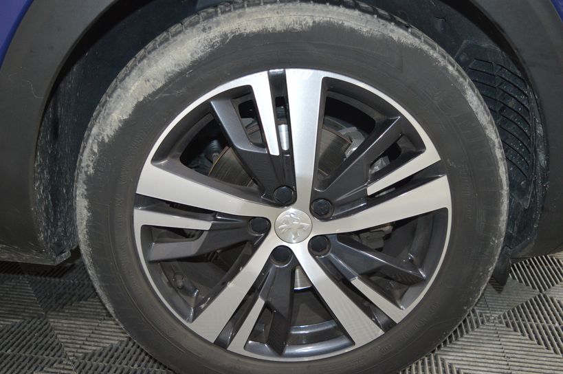 PEUGEOT 3008 2019 - Photo n°3