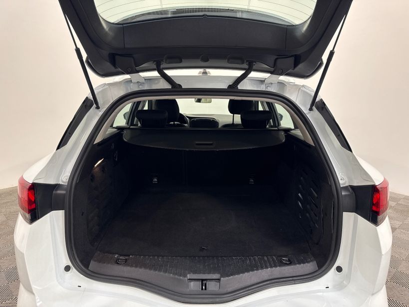 RENAULT MEGANE IV ESTATE 2022 - Photo n°50