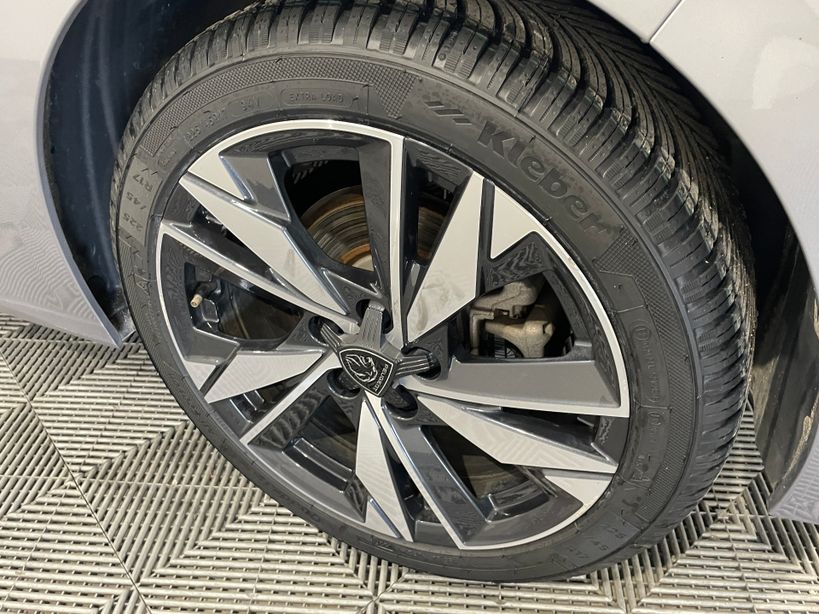 PEUGEOT 308 2023 - Photo n°6