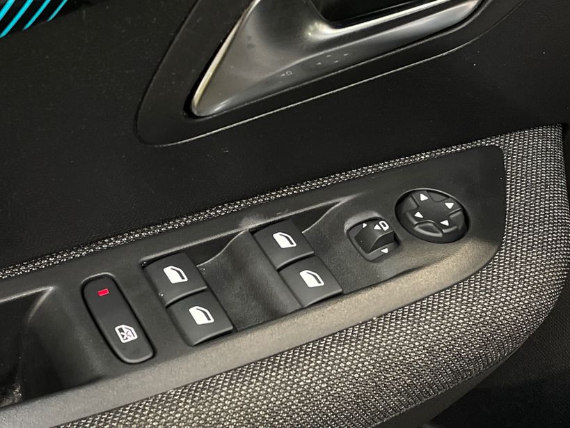 PEUGEOT 208 2023 - Photo n°32