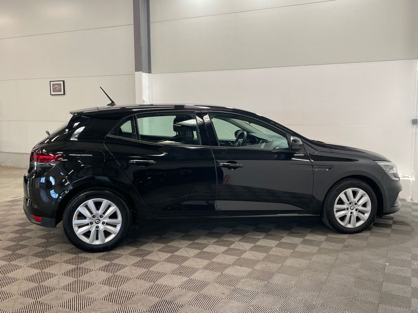 RENAULT MEGANE IV BERLINE 2022 - Photo n°29