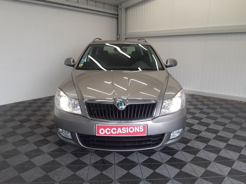 SKODA OCTAVIA COMBI 2012 - Photo n°3