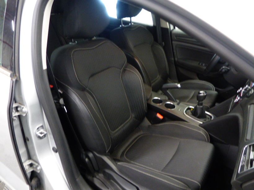 RENAULT MEGANE IV BERLINE BUSINESS 2018 - Photo n°29
