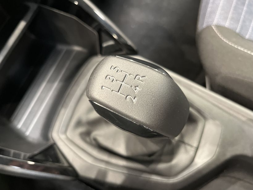 PEUGEOT 208 2020 - Photo n°17