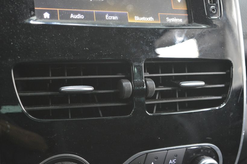 RENAULT CLIO IV 2016 - Photo n°18