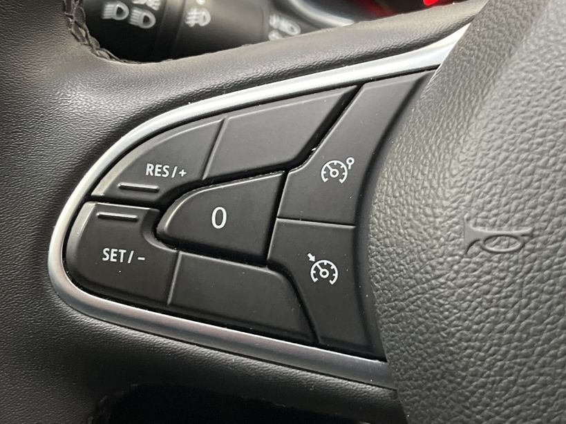RENAULT MEGANE IV BERLINE 2021 - Photo n°26