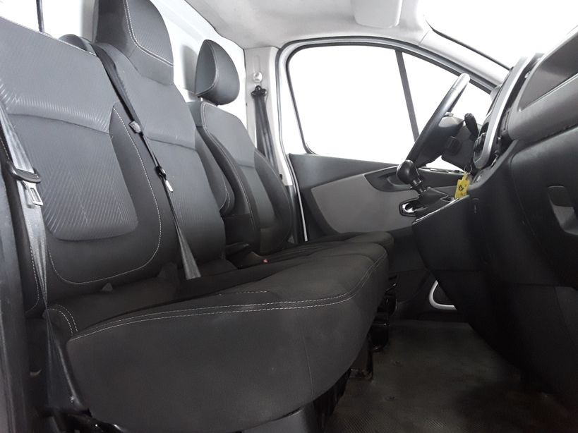 RENAULT TRAFIC III FG 2015 - Photo n°5