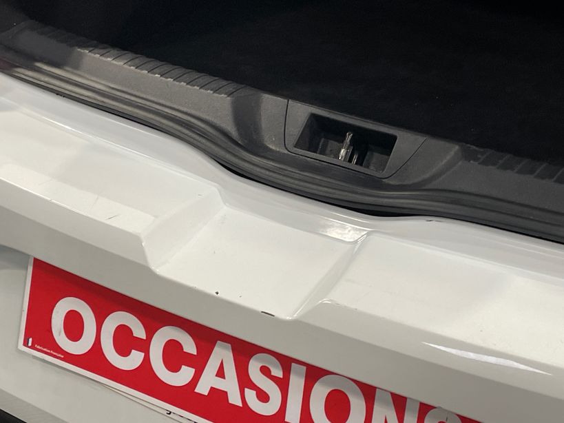 RENAULT MEGANE IV BERLINE 2023 - Photo n°1