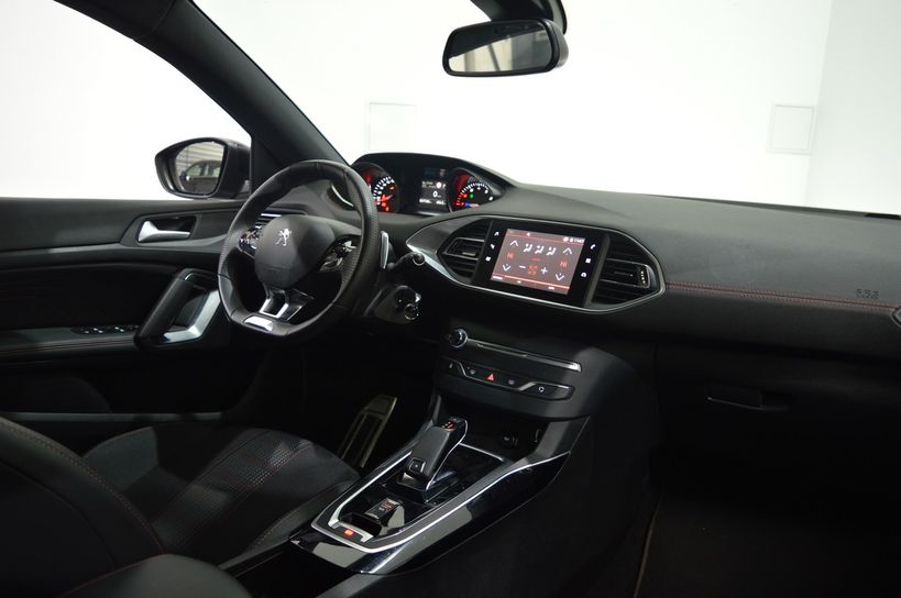 PEUGEOT 308 2019 - Photo n°8