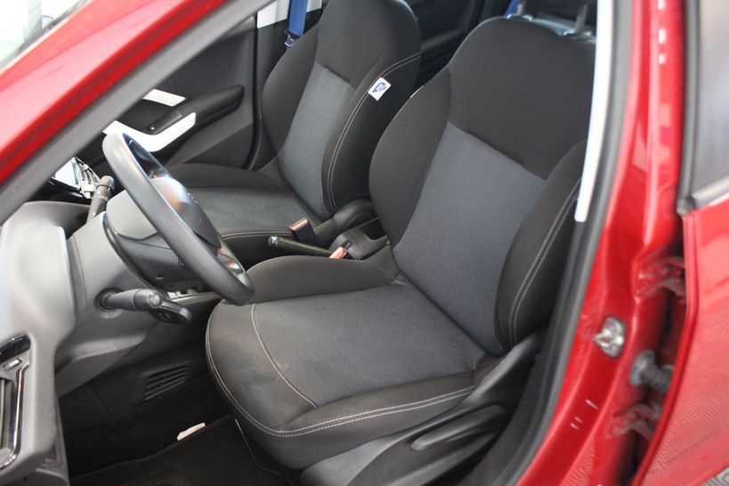 PEUGEOT 208 2016 - Photo n°12