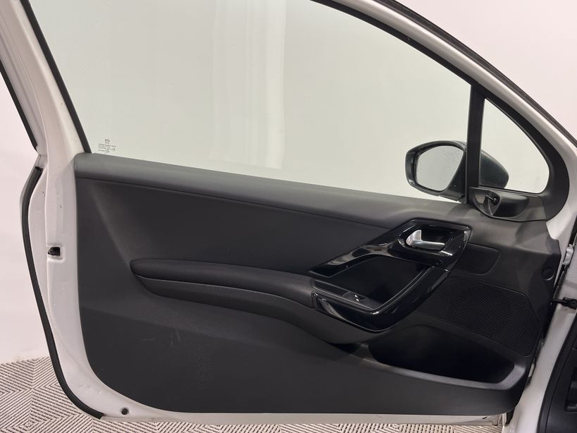 PEUGEOT 208 2013 - Photo n°27
