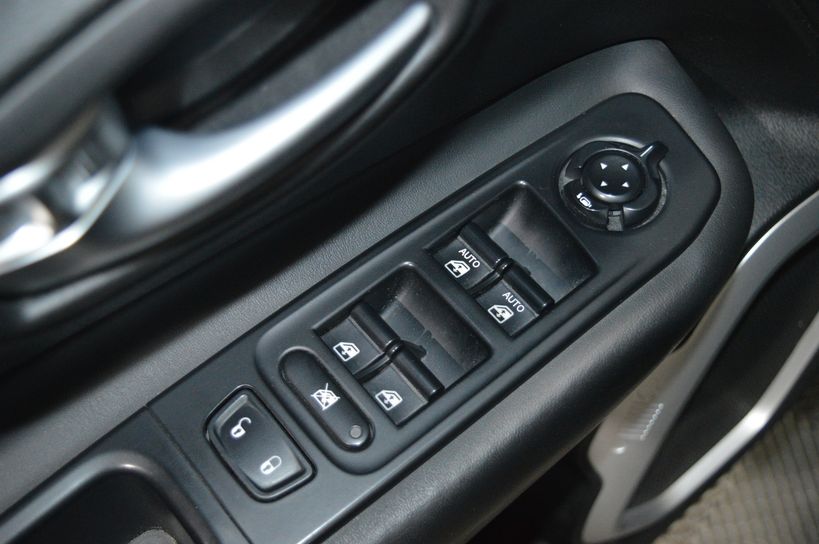 JEEP RENEGADE 2015 - Photo n°28