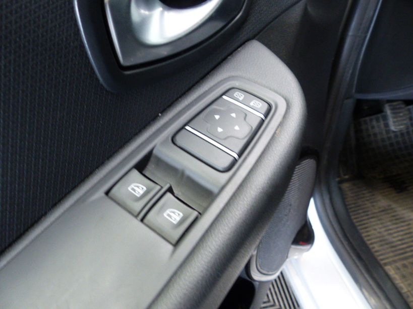 RENAULT CLIO IV 2020 - Photo n°14