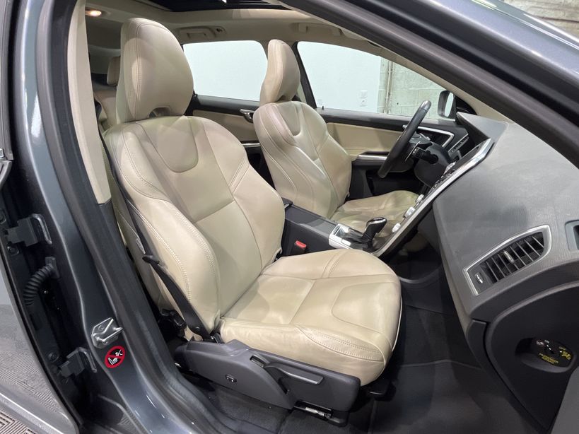 VOLVO XC60 2016 - Photo n°42