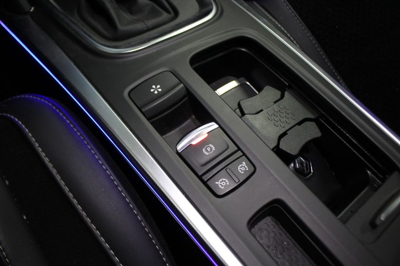 RENAULT MEGANE IV BERLINE 2020 - Photo n°13