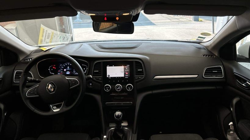 RENAULT MEGANE IV BERLINE 2021 - Photo n°11
