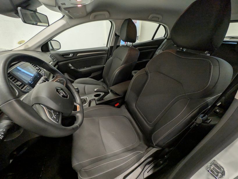 RENAULT MEGANE IV BERLINE 2022 - Photo n°11